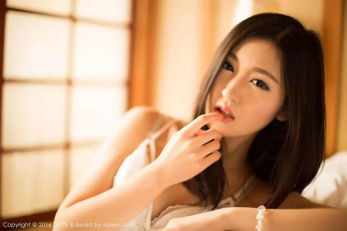 秀人集.com_[Taste顽味生活]Vol.002_嫩模沈梦瑶居家私房白色蕾丝睡裙秀完美身材靓丽写真61P