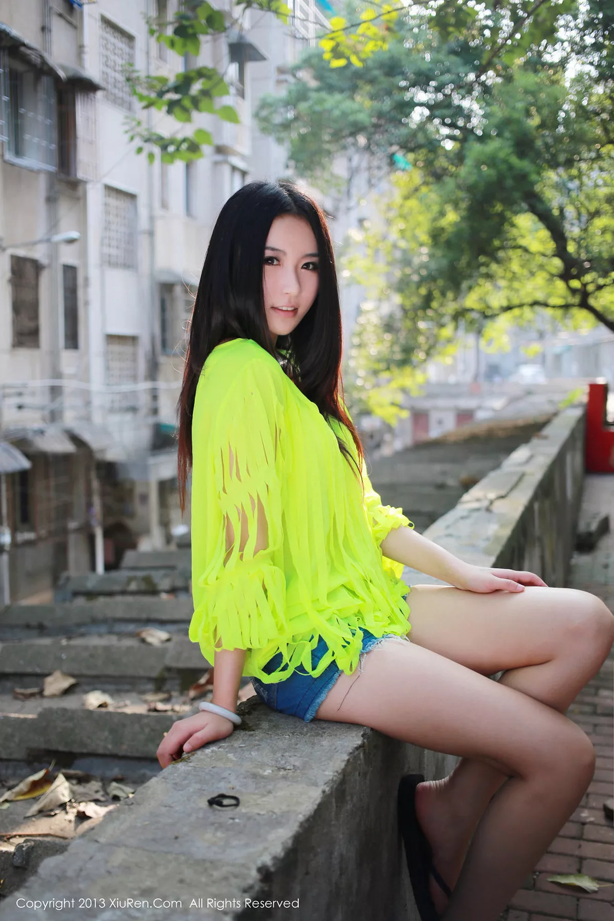 秀人集.com_[XiuRen秀人网]No.017_美媛女神MOON嘉依居家私房超级豪乳诱惑写真80P