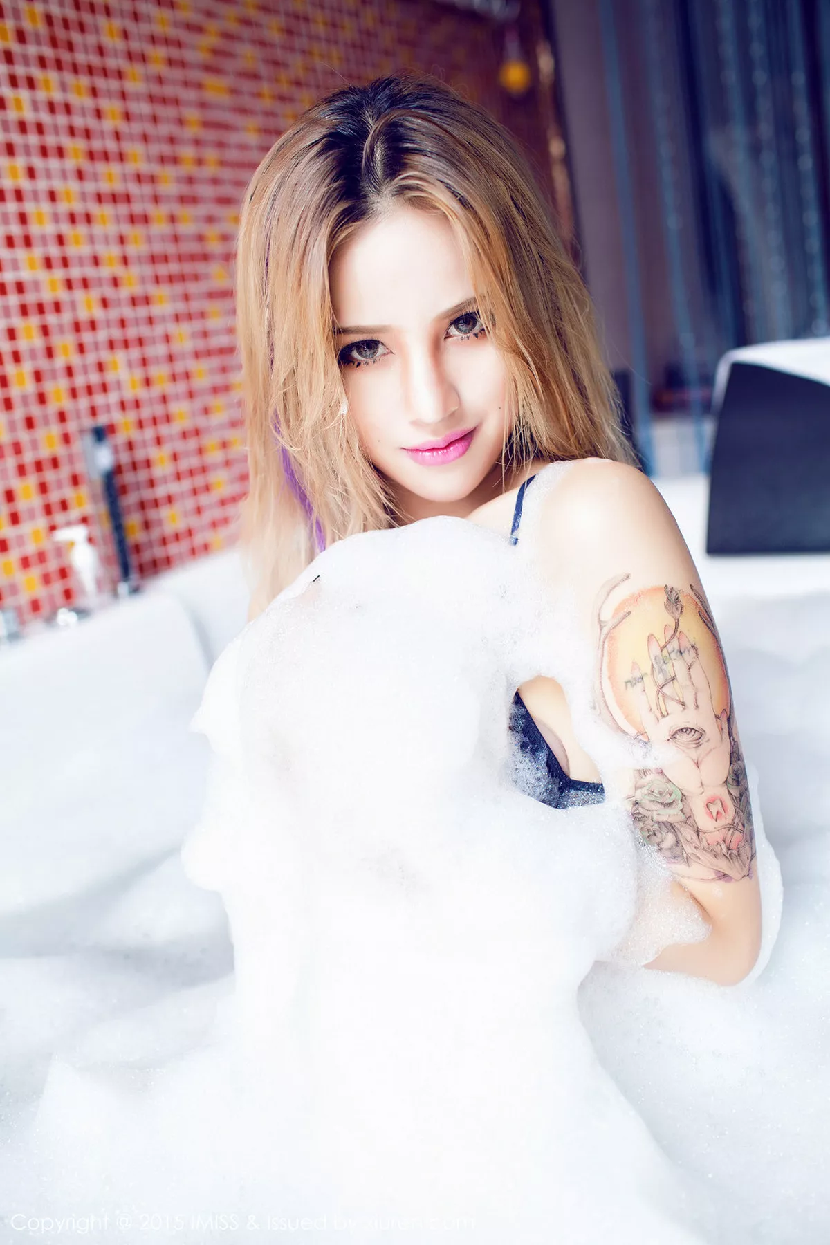 秀人集.com_[IMISS爱蜜社]Vol.002_爱蜜社IMISS模特合集嫩模浴室里泡泡浴性感写真64P