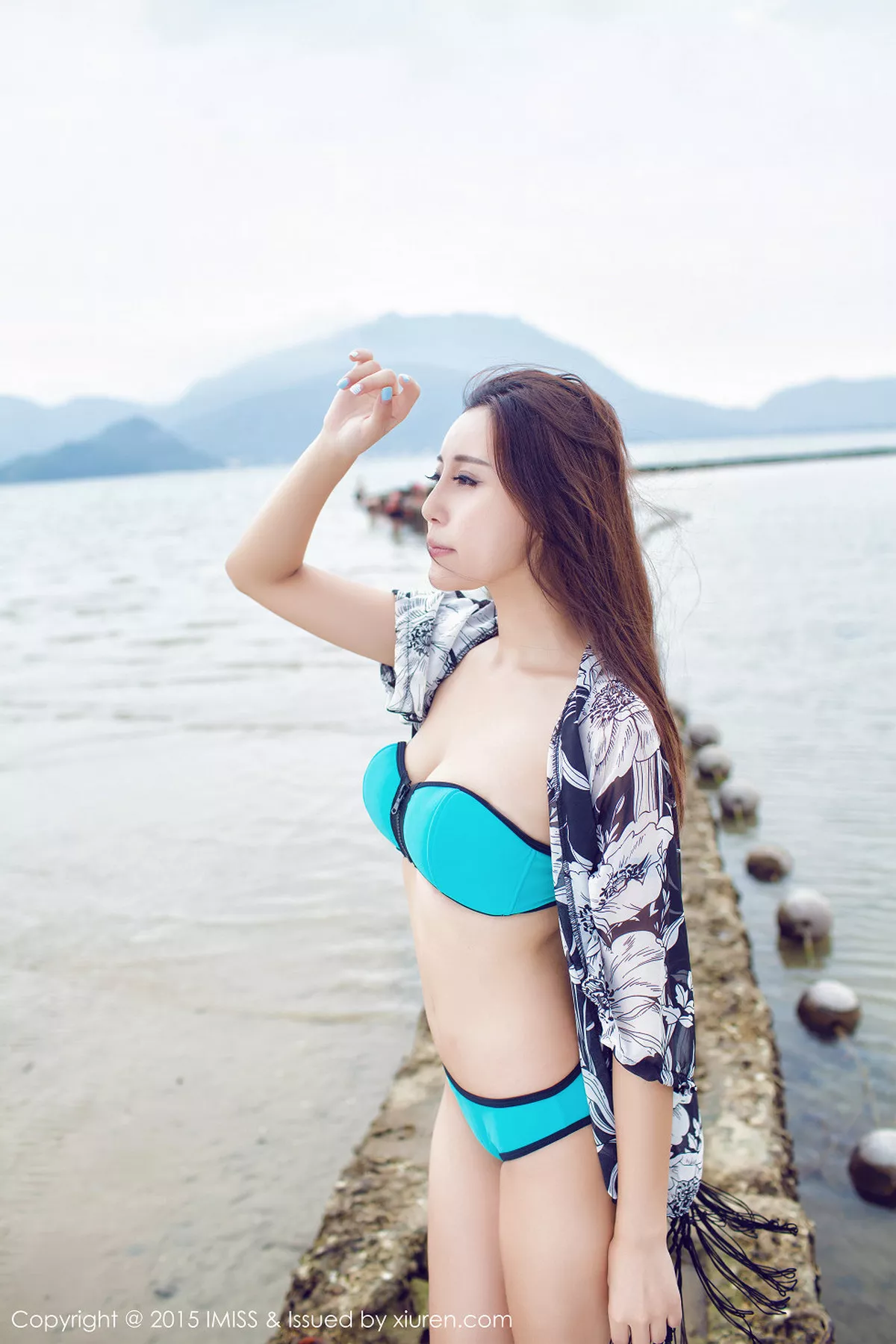 秀人集.com_[IMISS爱蜜社]Vol.014_嫩模乐乐Mango沙滩边比基尼秀豪乳性感写真50P