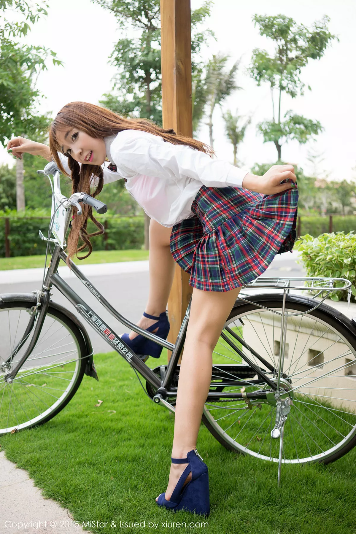 秀人集.com_[MiStar魅妍社]Vol.017_嫩模黄歆苑Chobits花点比基尼性感卖萌露翘臀写真60P