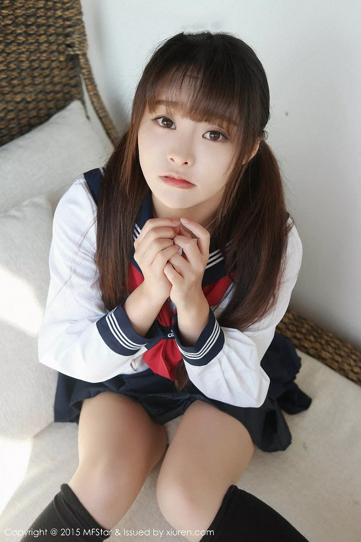 秀人集.com_[MFStar模范学院]Vol.002_嫩模柳侑绮Sevenbaby性感学生制服黑丝美腿写真51P