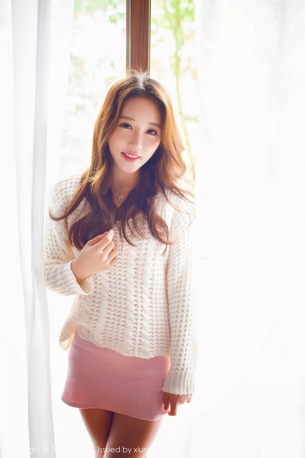 秀人集.com_[IMISS爱蜜社]Vol.015_嫩模小丽莎萌萌哒粉红内衣迷人美胸娇艳性感写真50P