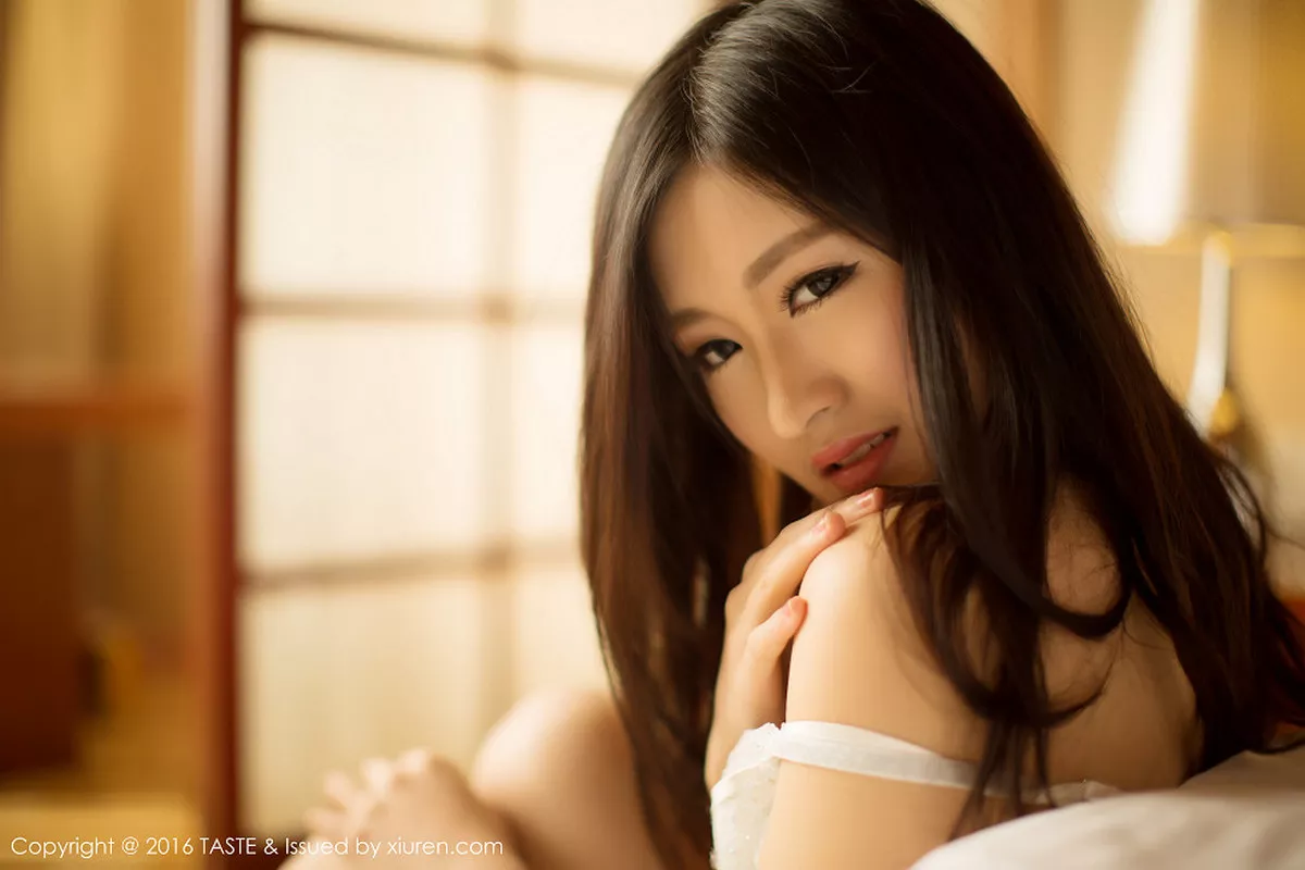 秀人集.com_[Taste顽味生活]Vol.002_嫩模沈梦瑶居家私房白色蕾丝睡裙秀完美身材靓丽写真61P