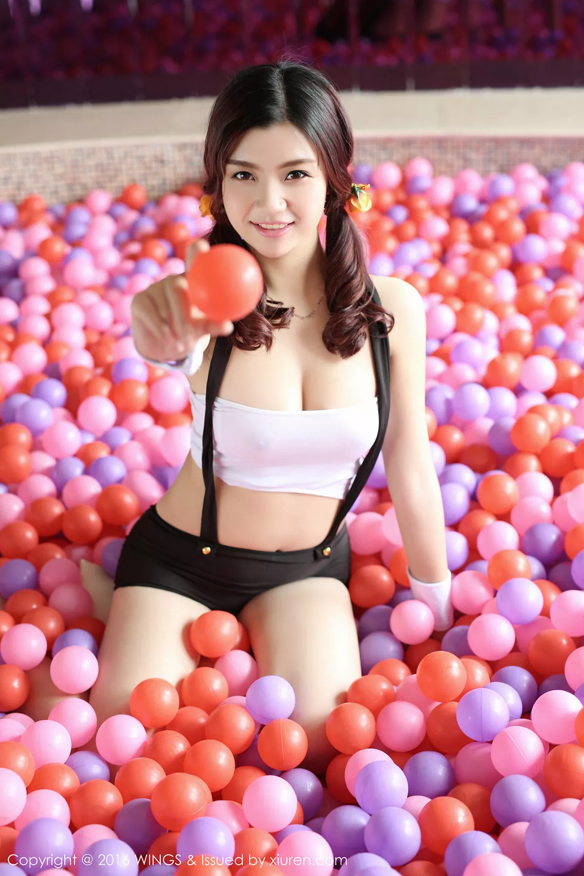 秀人集.com_[WingS影私荟]Vol.003_嫩模夏晓Maggy游乐场里白色内衣真空秀豪乳写真60P