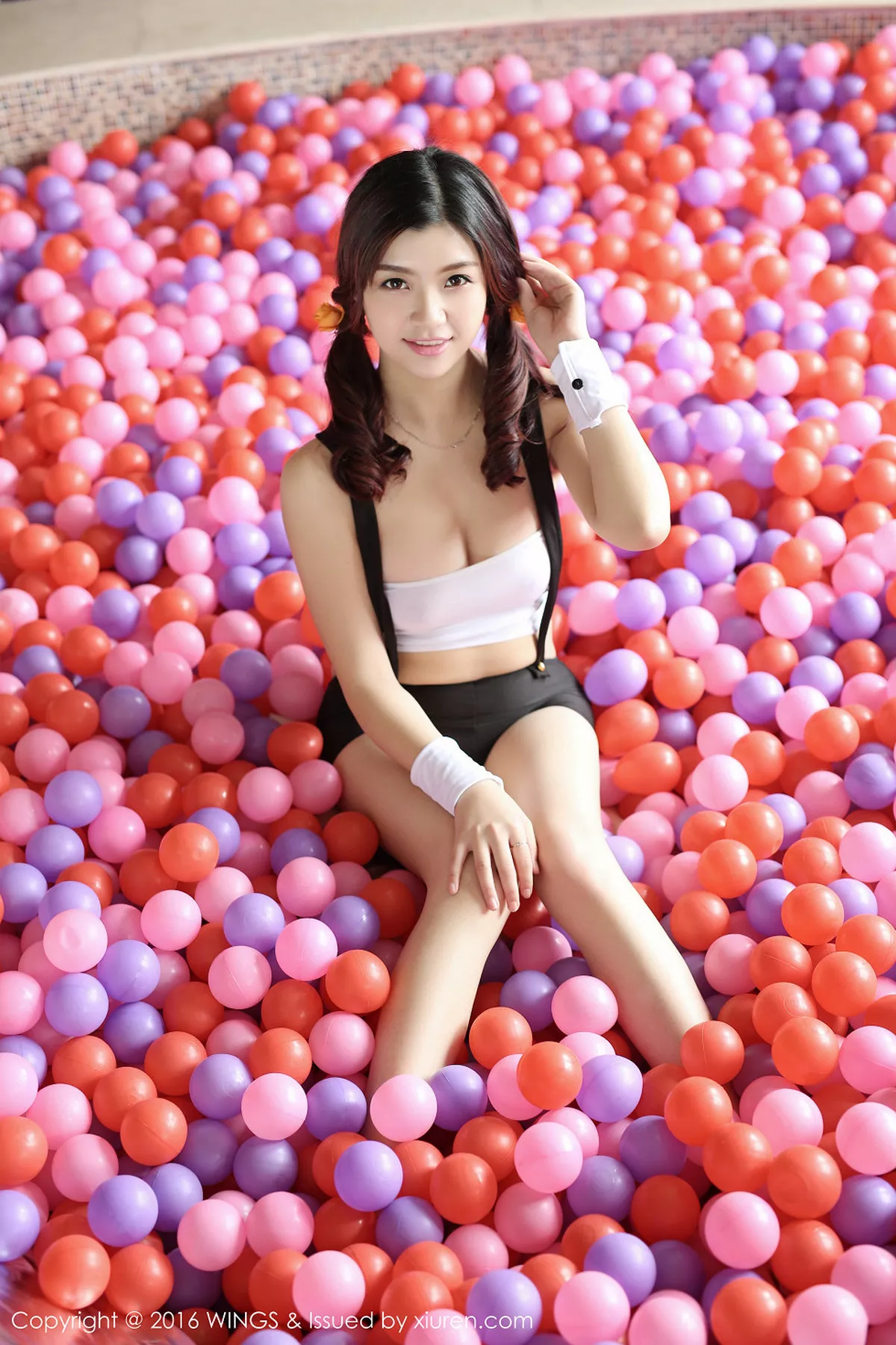 秀人集.com_[WingS影私荟]Vol.003_嫩模夏晓Maggy游乐场里白色内衣真空秀豪乳写真60P