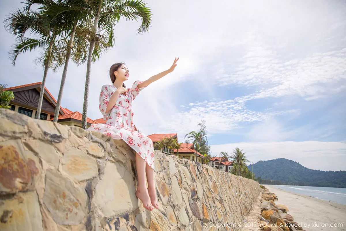 秀人集.com_[YouMi尤蜜荟]Vol.030_尤物嫩模Yumi-尤美沙巴旅拍泳池边性感比基尼秀完美身材写真50P