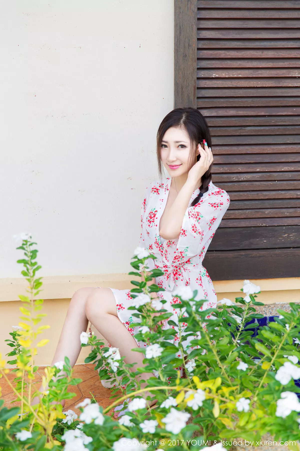 秀人集.com_[YouMi尤蜜荟]Vol.030_尤物嫩模Yumi-尤美沙巴旅拍泳池边性感比基尼秀完美身材写真50P