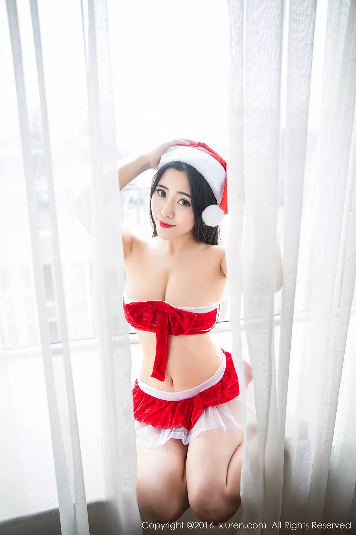 秀人集.com_[XiuRen秀人网]No.660_嫩模兜豆靓Youlina红色圣诞装性感内衣满满圣诞福利写真50P
