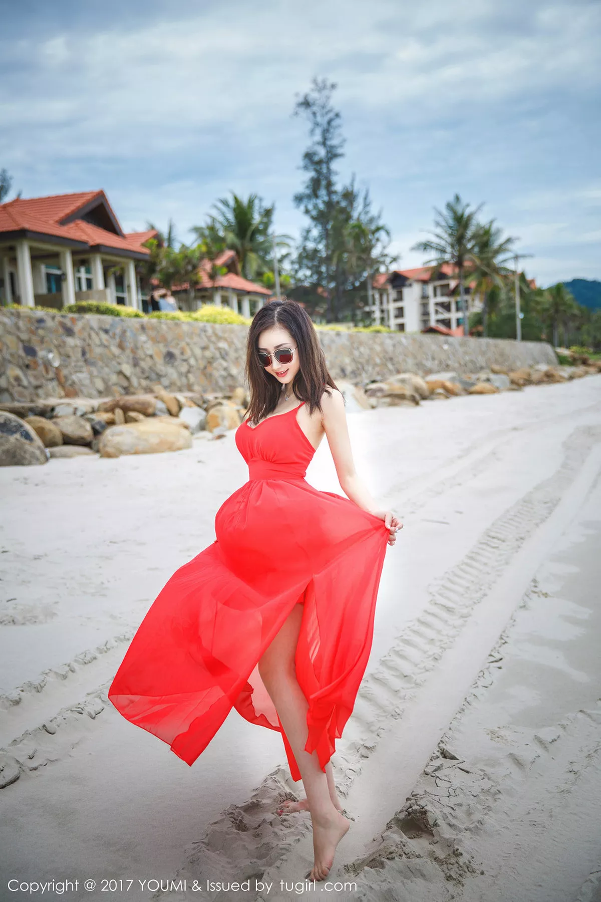 秀人集.com_[YouMi尤蜜荟]Vol.028_女神Yumi-尤美沙巴旅拍泳池边性感比基尼秀完美身材写真47P