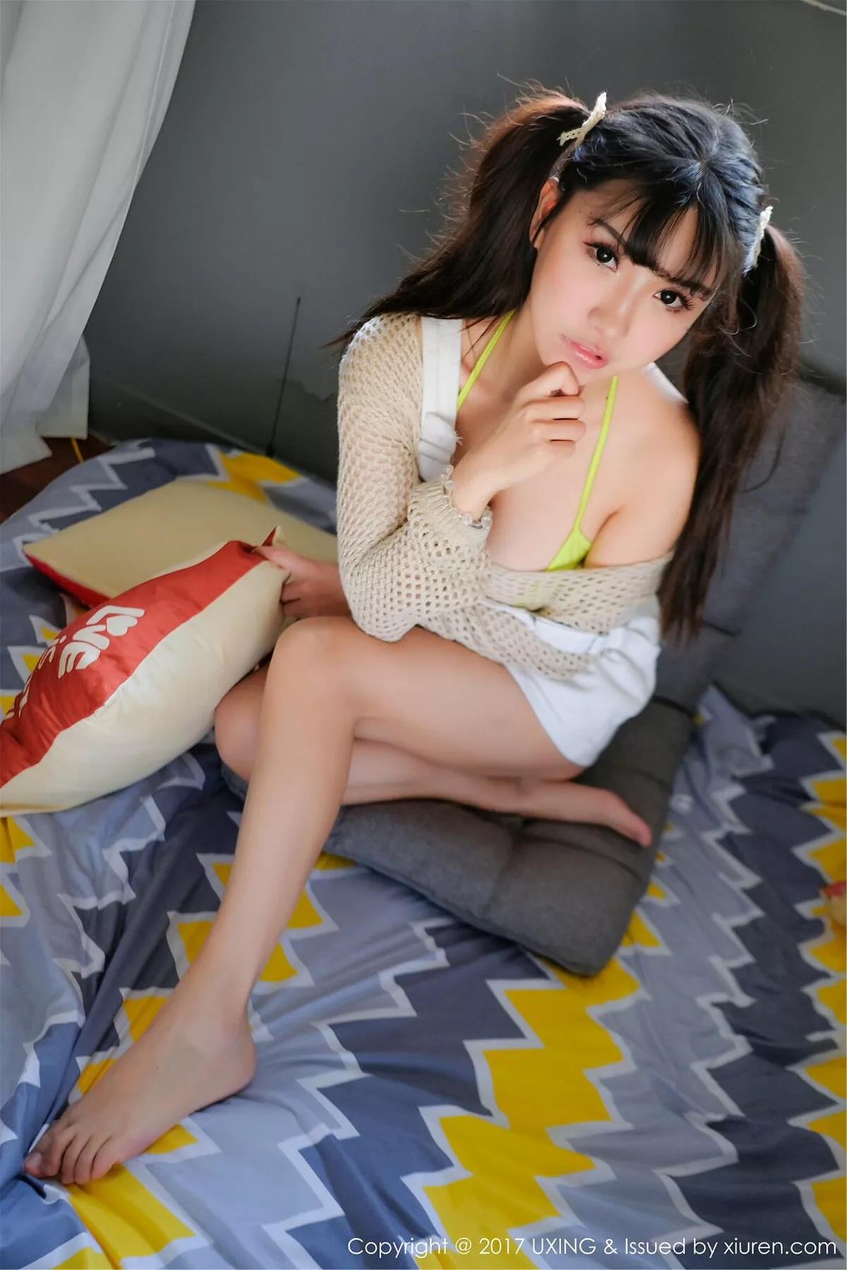 秀人集.com_[UXING优星馆]Vol.050_巨乳萝莉晓茜sunny学生装+私房内衣秀完美身材性感写真47P
