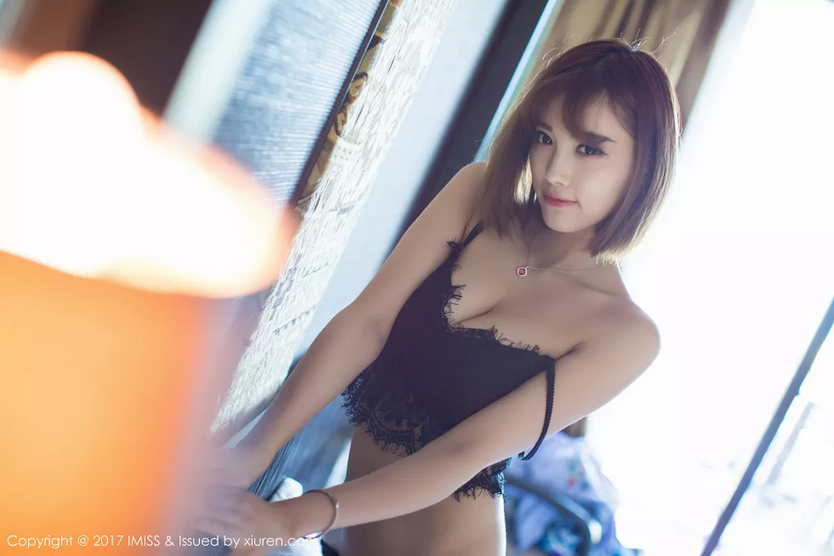 秀人集.com_[IMISS爱蜜社]Vol.161_女神杨晨晨sugar沙巴旅拍黑色蕾丝内衣+黑丝美腿完美诱惑写真51P