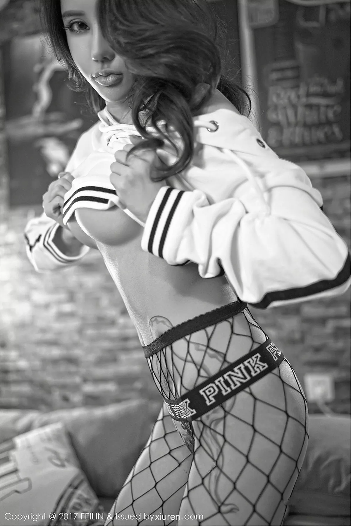 秀人集.com_[FeiLin嗲囡囡]Vol.101_嫩模G干干居家渔网丝袜秀丁字裤诱人马甲线完美诱惑写真42P