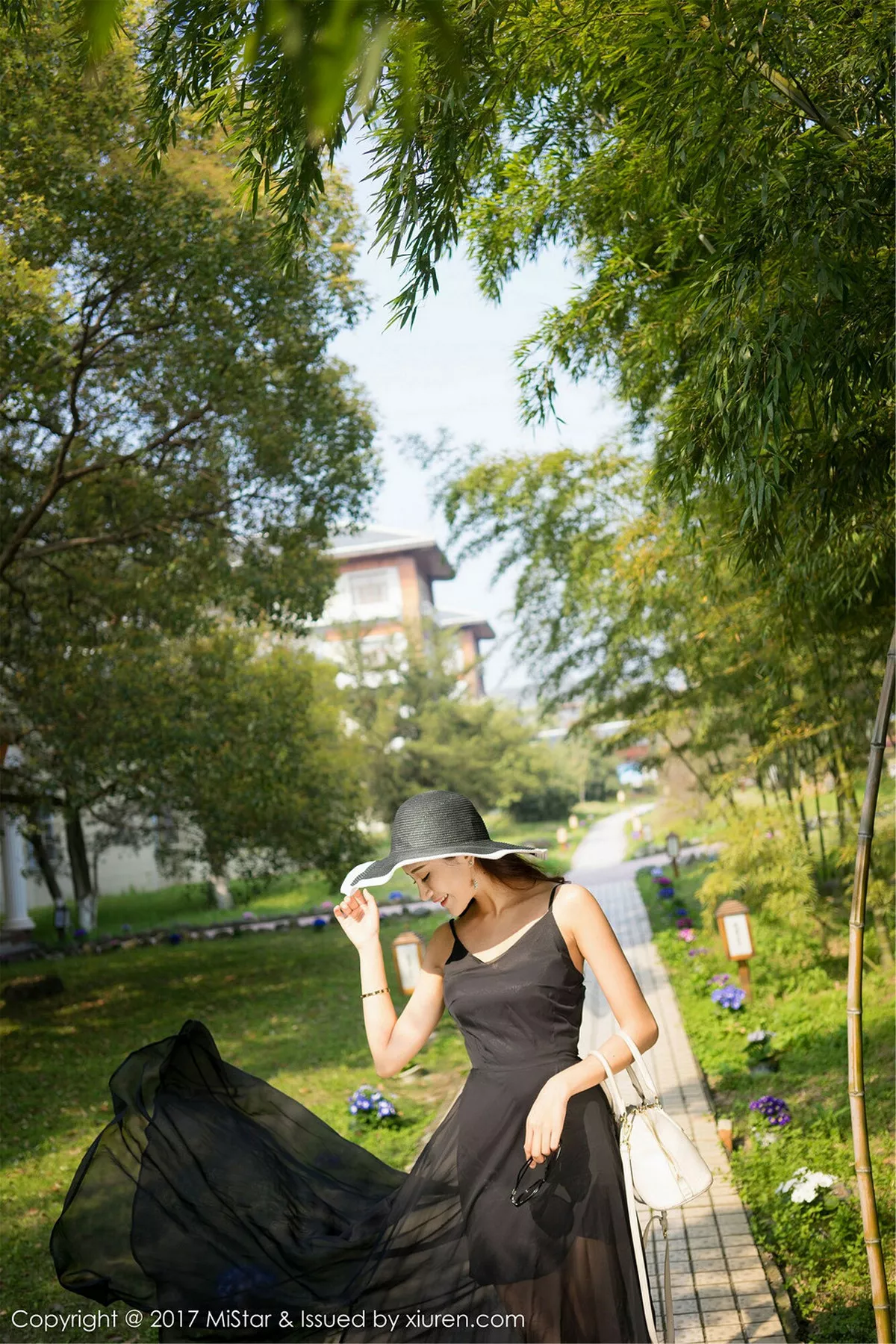 秀人集.com_[MiStar魅妍社]Vol.169_嫩模小蕾蕾景区旅拍多套服饰高颜值清新迷人写真65P