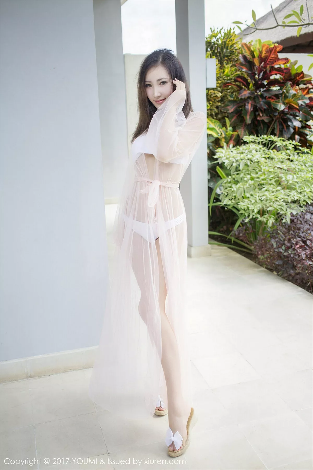 秀人集.com_[YouMi尤蜜荟]Vol.042_尤物女神Yumi-尤美巴厘岛旅拍泳池边性感比基尼娇媚写真51P