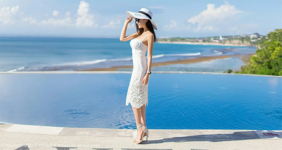 秀人集.com_[YouMi尤蜜荟]Vol.042_尤物女神Yumi-尤美巴厘岛旅拍泳池边性感比基尼娇媚写真51P