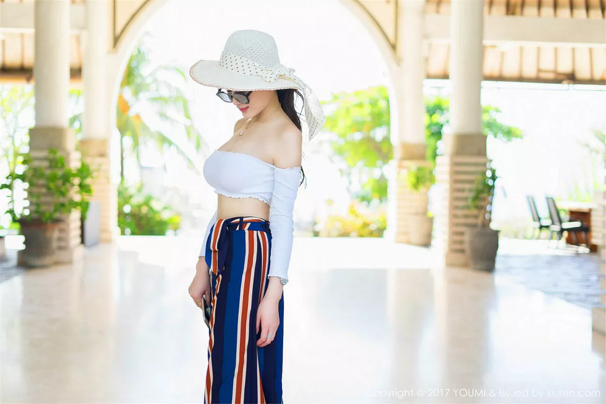 秀人集.com_[YouMi尤蜜荟]Vol.043_女神土肥圆矮挫穷巴厘岛旅拍黑色蕾丝情趣内衣露乳诱惑写真54P