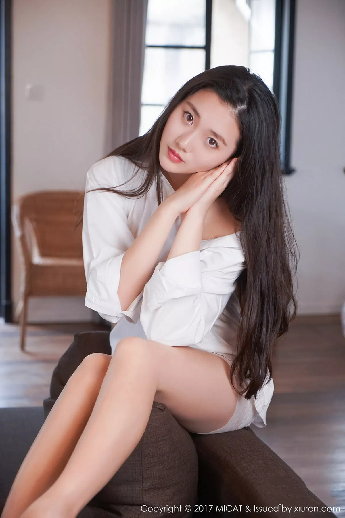 秀人集.com_[MICAT猫萌榜]Vol.004_嫩模画画sugar居家纯白衬衣白色蕾丝内裤秀白嫩肌肤写真50P