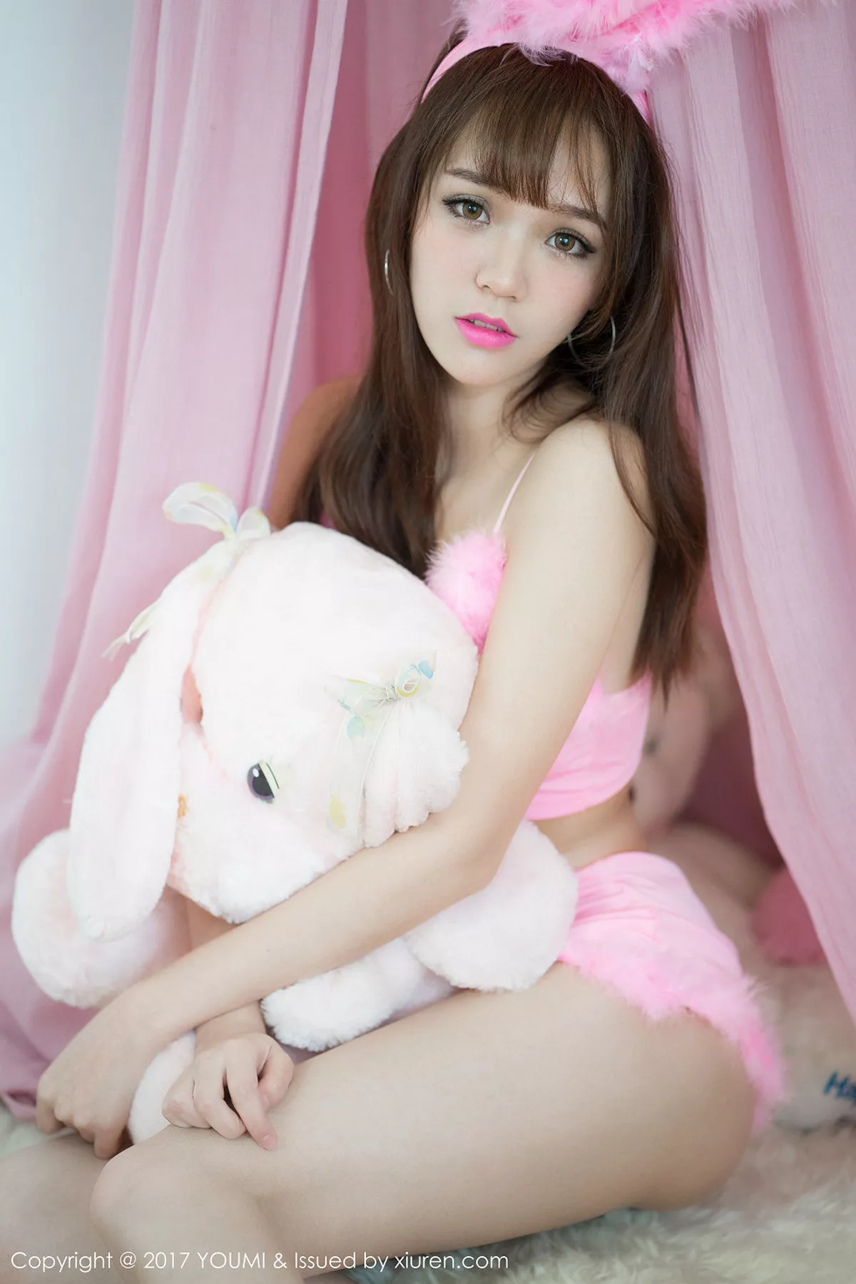 秀人集.com_[YouMi尤蜜荟]Vol.047_甜美妹子不柠bling粉红兔女郎与黑丝OL秀完美身材性感写真44P