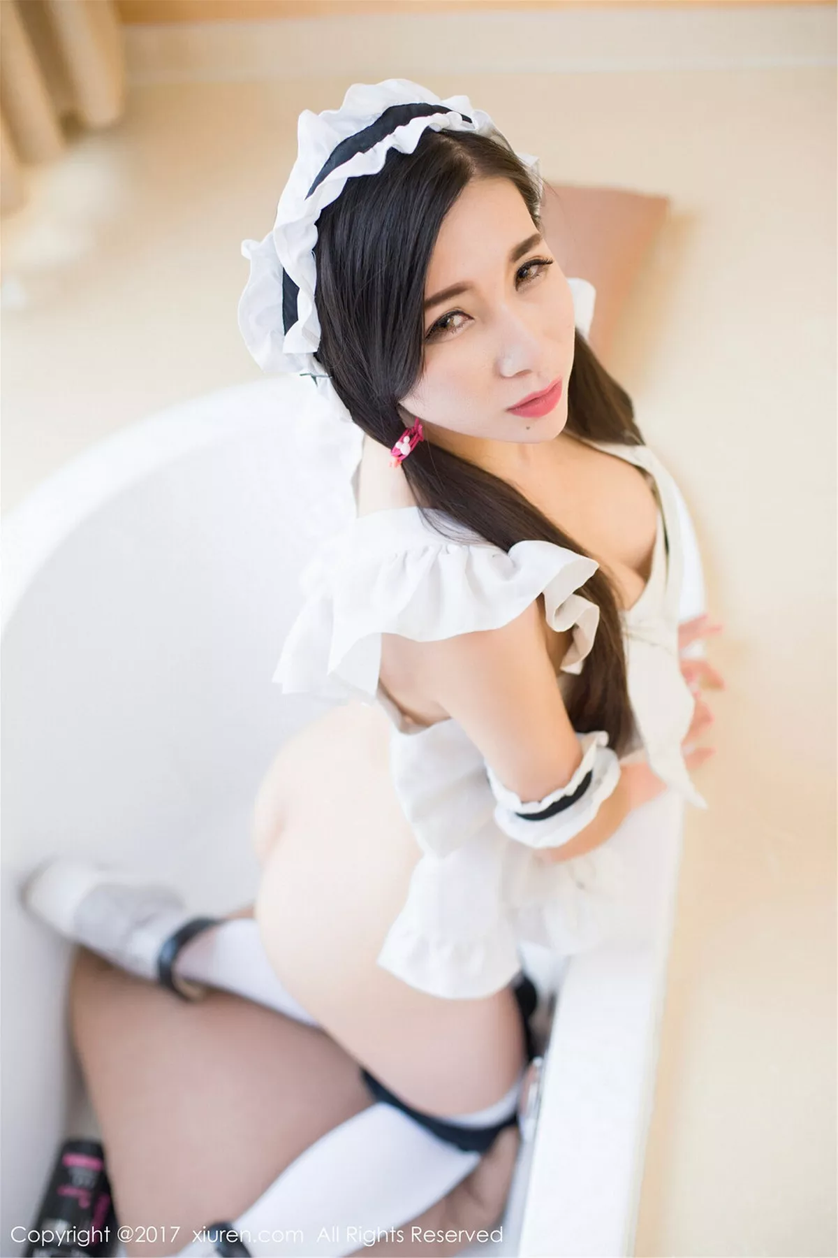 秀人集.com_[XiuRen秀人网]No.759_嫩模赵颖白色高叉连体内衣+浴缸里性感女仆装完美诱惑写真65P