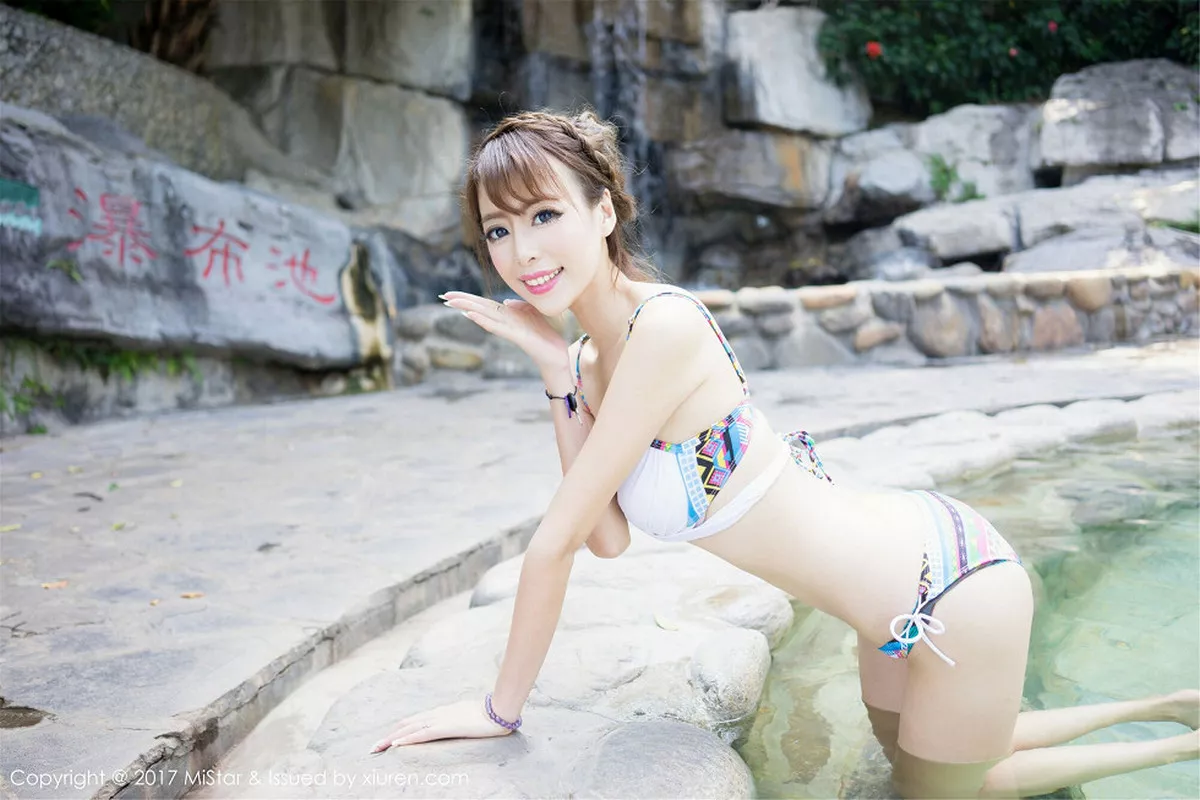 秀人集.com_[MiStar魅妍社]Vol.171_嫩模王曼妮好Q景区旅拍白色性感比基尼秀完美身材写真55P