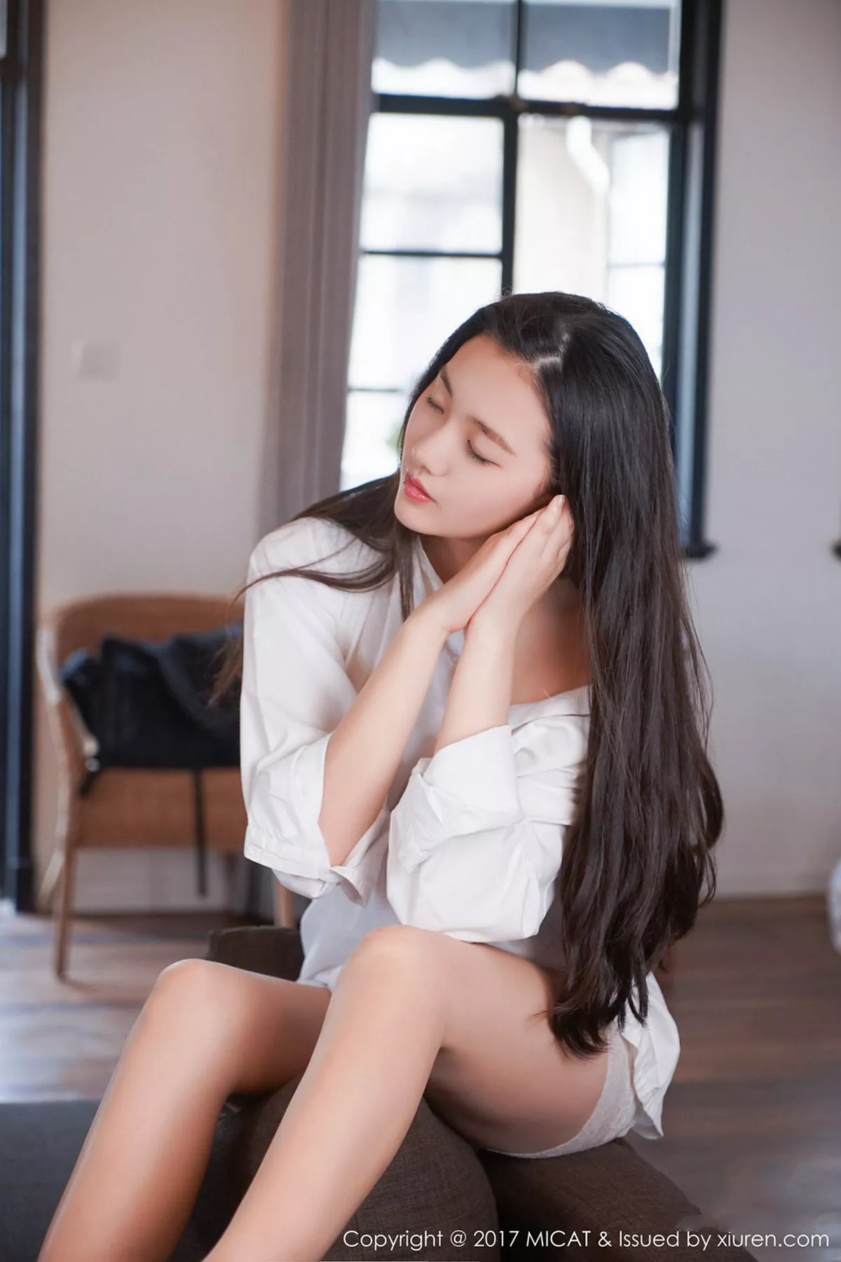 秀人集.com_[MICAT猫萌榜]Vol.004_嫩模画画sugar居家纯白衬衣白色蕾丝内裤秀白嫩肌肤写真50P