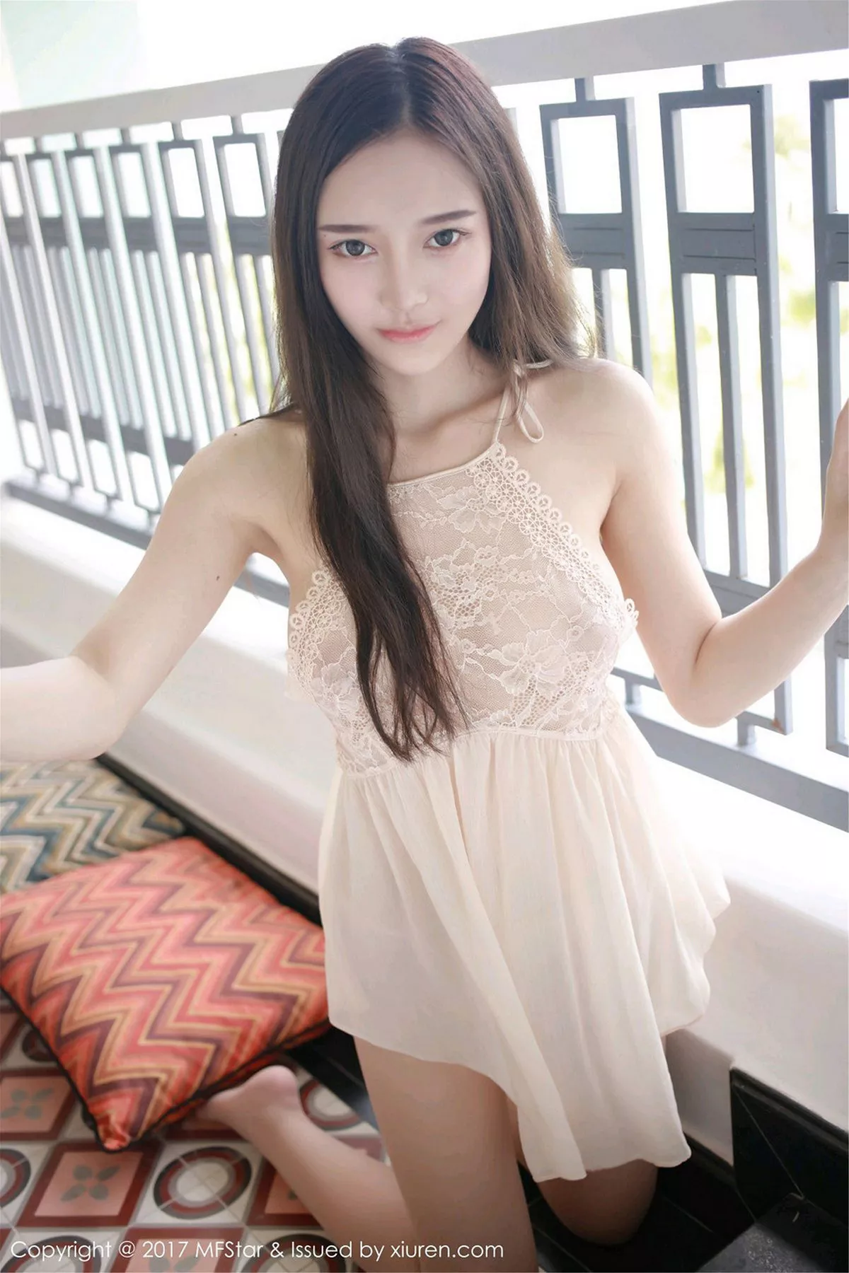 秀人集.com_[MFStar模范学院]Vol.101_女神唐琪儿il心愿旅拍粉嫩蕾丝裙透视秀豪乳诱惑写真51P