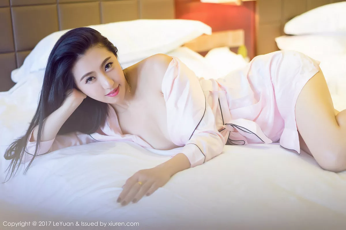 秀人集.com_[LeYuan星乐园]Vol.044_高挑美女大熙职场OL蒙面黑丝+浴室湿身完美诱惑写真47P