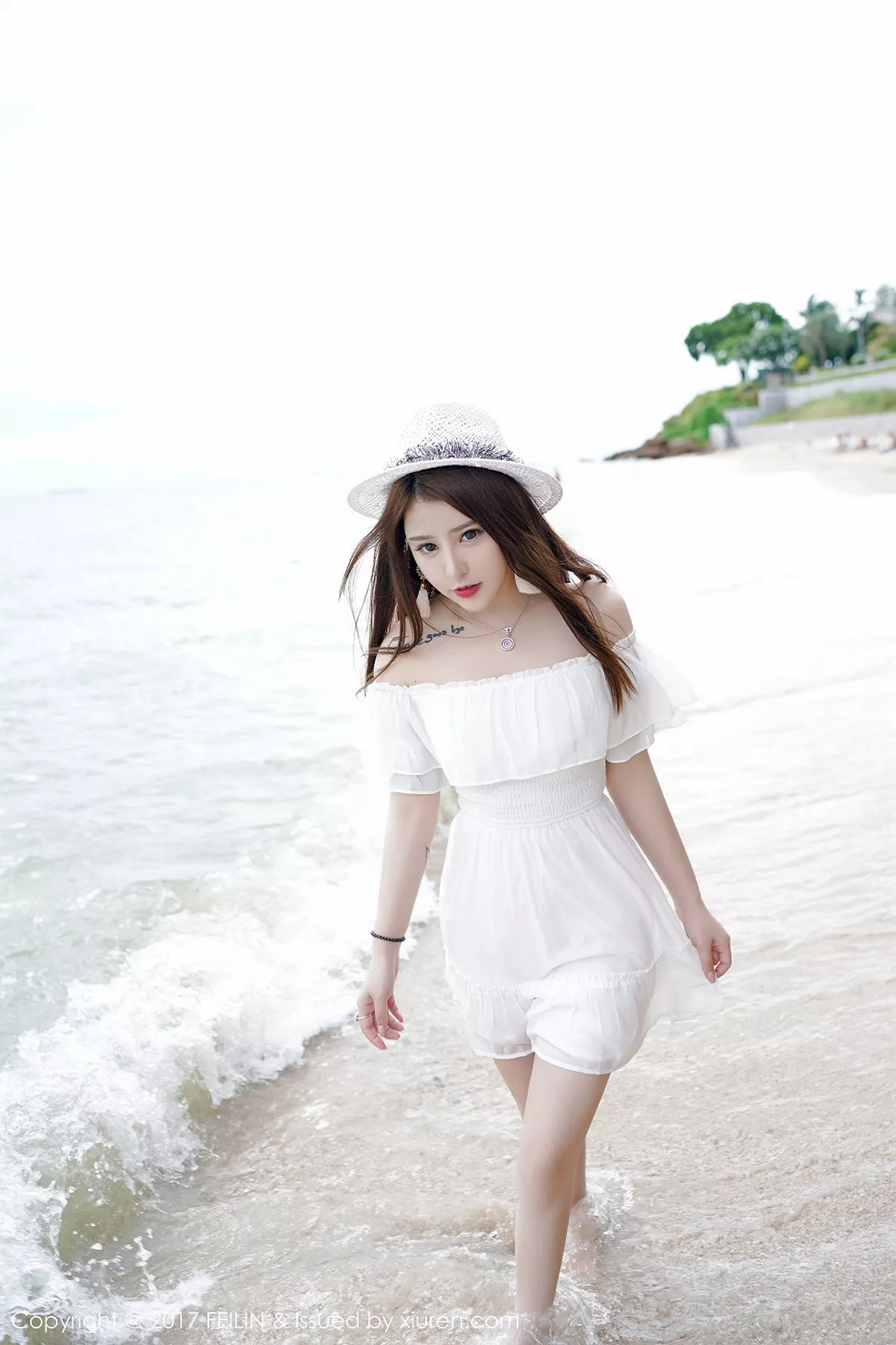 秀人集.com_[FeiLin嗲囡囡]Vol.104_嫩模芷儿Momoko海边清纯白色薄纱裙+全裸泡泡浴诱惑写真40P