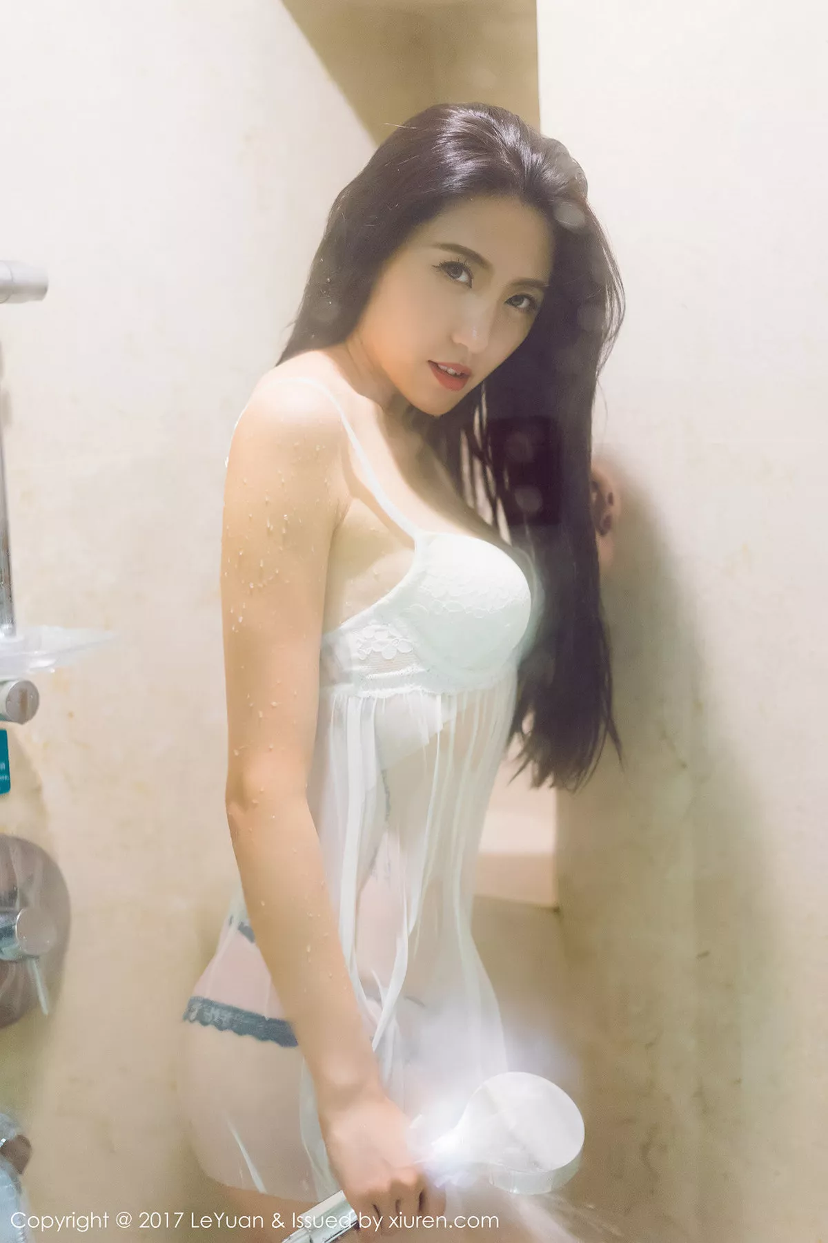 秀人集.com_[LeYuan星乐园]Vol.044_高挑美女大熙职场OL蒙面黑丝+浴室湿身完美诱惑写真47P
