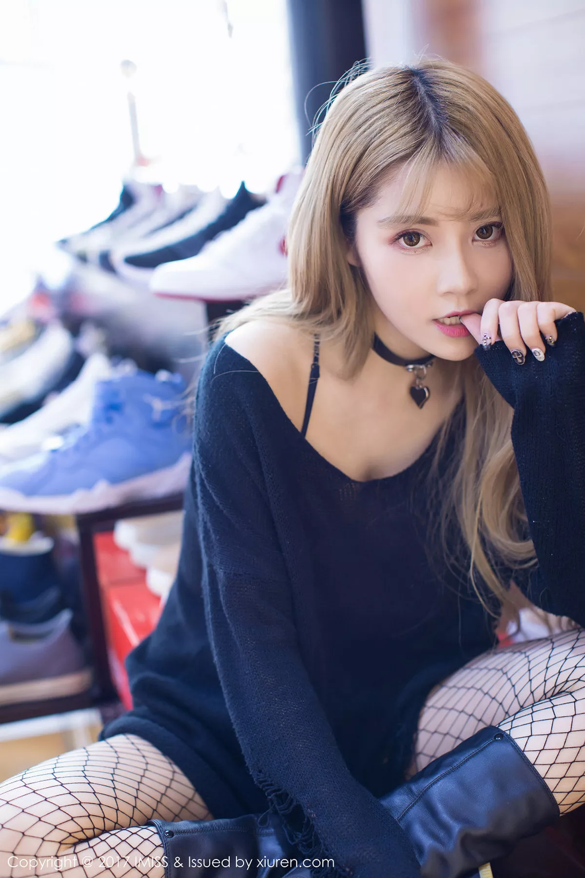 秀人集.com_[IMISS爱蜜社]Vol.172_新人嫩模夏正正户外运动装清爽迷人如瓷娃娃般美丽写真36P