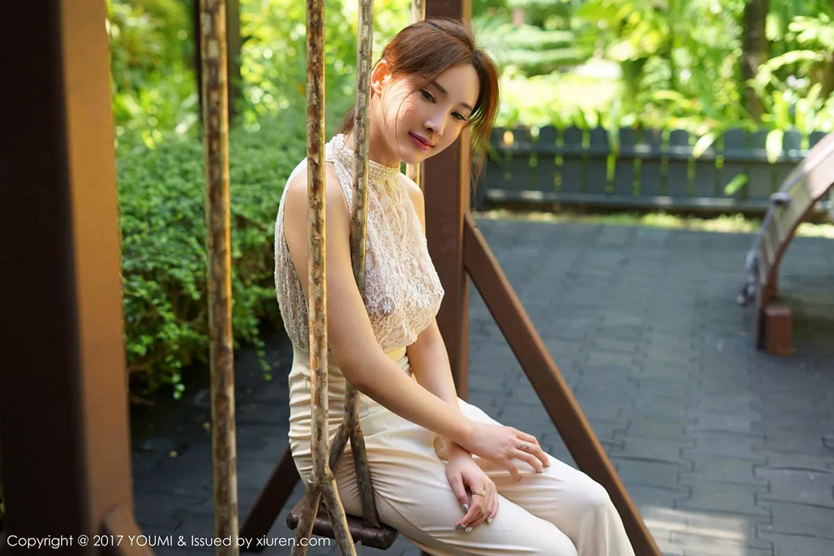 秀人集.com_[YouMi尤蜜荟]Vol.061_嫩模土肥圆矮挫穷普吉岛旅拍白色蕾丝缕空上衣秀美乳写真42P