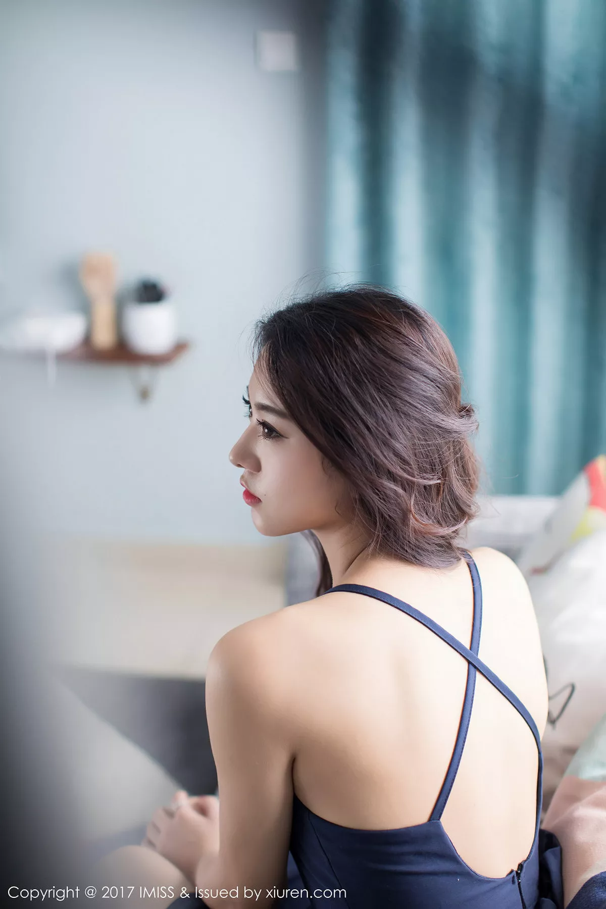 秀人集.com_[IMISS爱蜜社]Vol.174_新人嫩模嫣儿居家白色连身裙秀苗条身材婀娜多姿性感写真65P