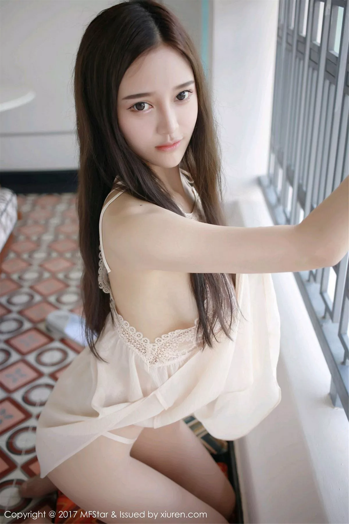 秀人集.com_[MFStar模范学院]Vol.101_女神唐琪儿il心愿旅拍粉嫩蕾丝裙透视秀豪乳诱惑写真51P