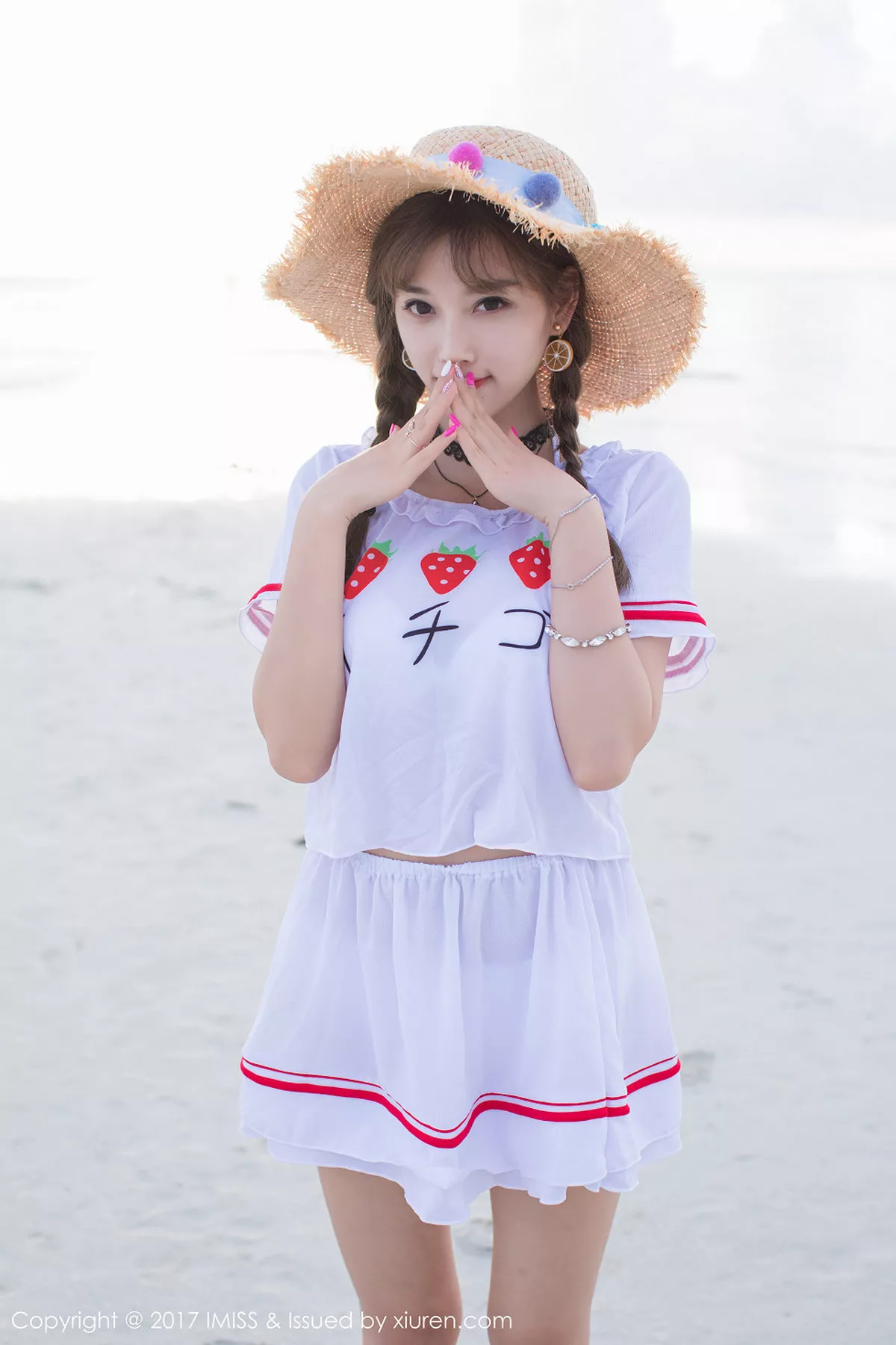 秀人集.com_[IMISS爱蜜社]Vol.185_女神杨晨晨sugar塞班旅拍阳光沙滩清纯服饰秀完美身材写真42P