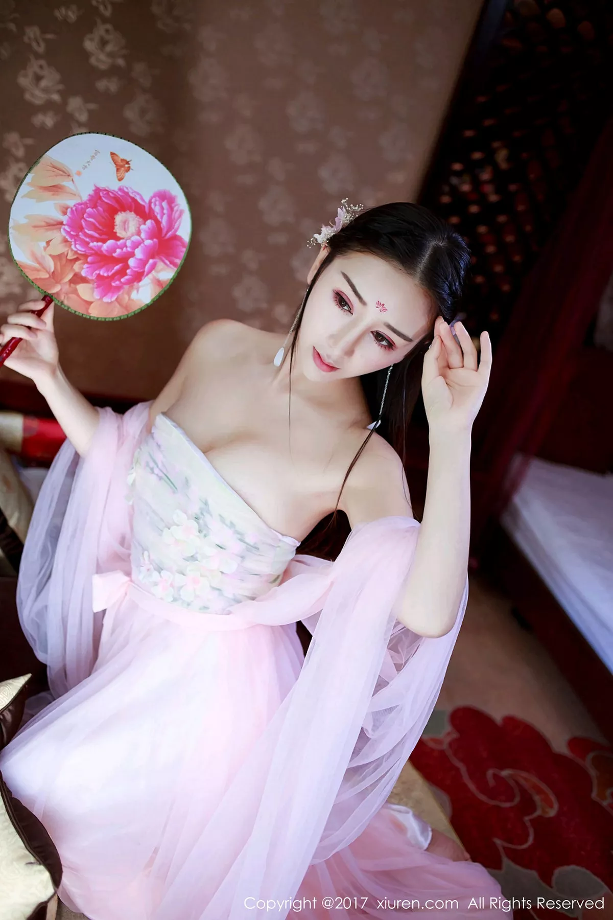 秀人集.com_[XiuRen秀人网]No.804_嫩模邹晶晶古典装粉色薄纱裙半脱血滴子遮点豪乳诱惑写真57P