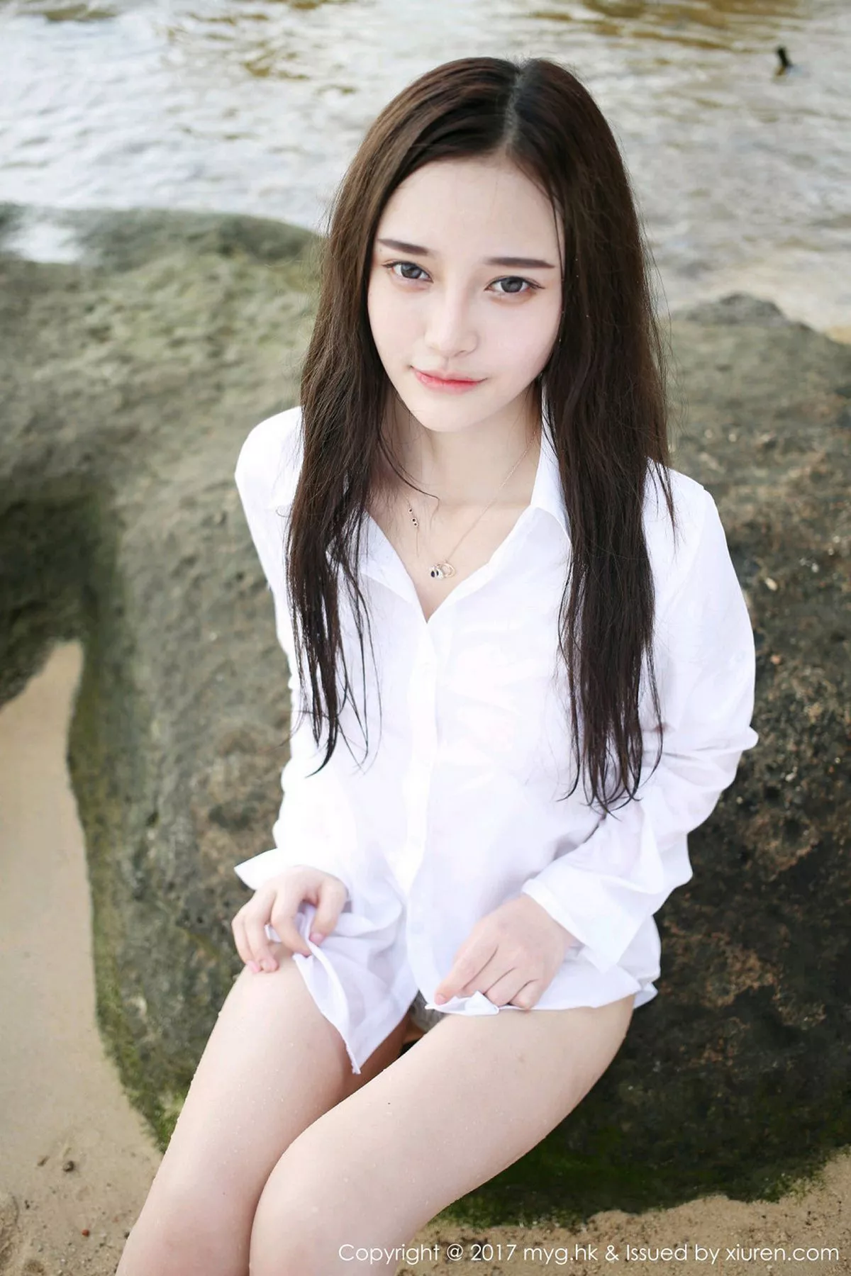 秀人集.com_[MyGirl美媛馆]Vol.259_女神唐琪儿il心愿旅拍海边真空白衬衫秀豪乳诱惑写真60P