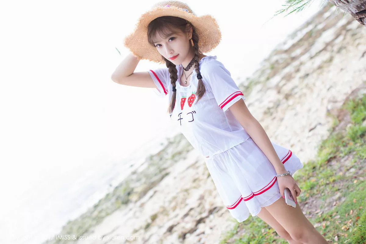 秀人集.com_[IMISS爱蜜社]Vol.185_女神杨晨晨sugar塞班旅拍阳光沙滩清纯服饰秀完美身材写真42P