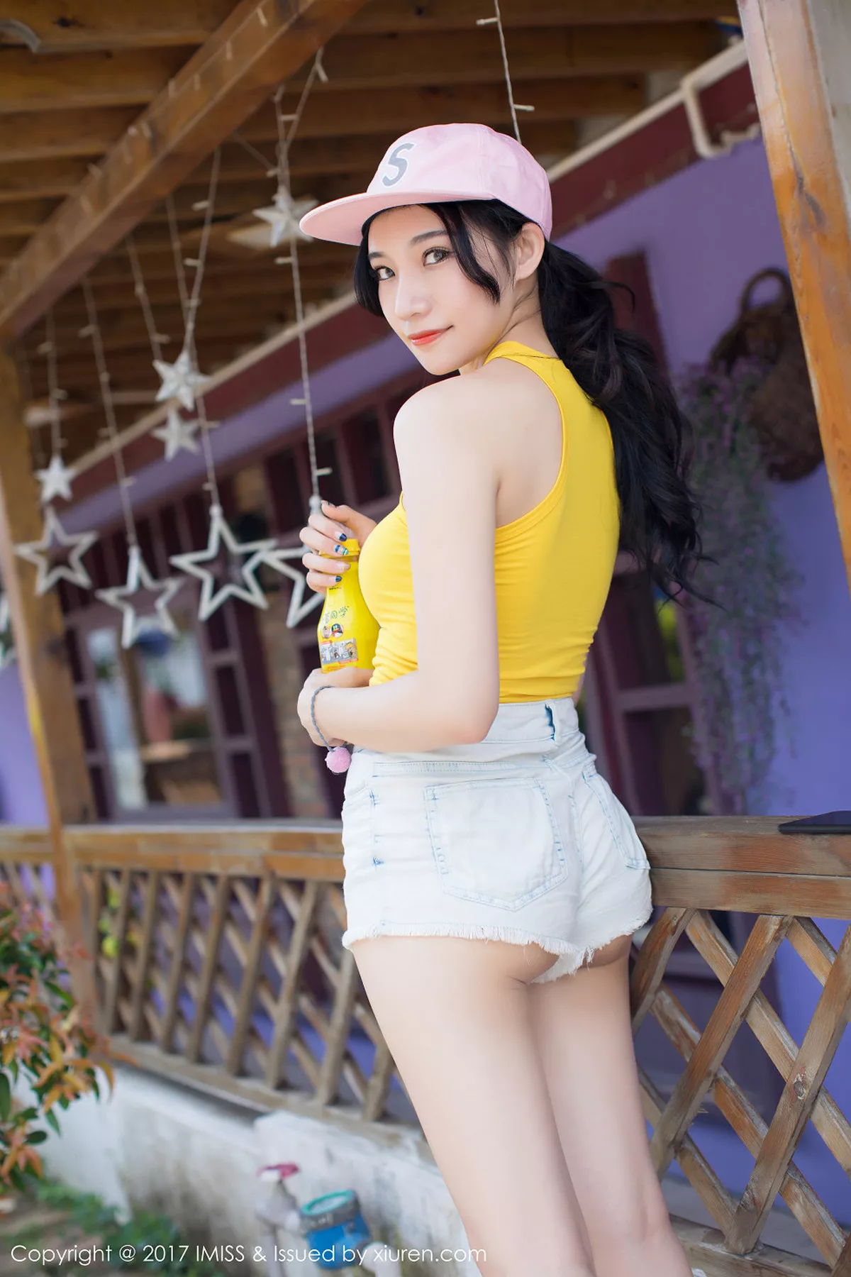 秀人集.com_[IMISS爱蜜社]Vol.180_嫩模小狐狸Sica户外牛仔短裤系列秀完美身材清新迷人写真46P