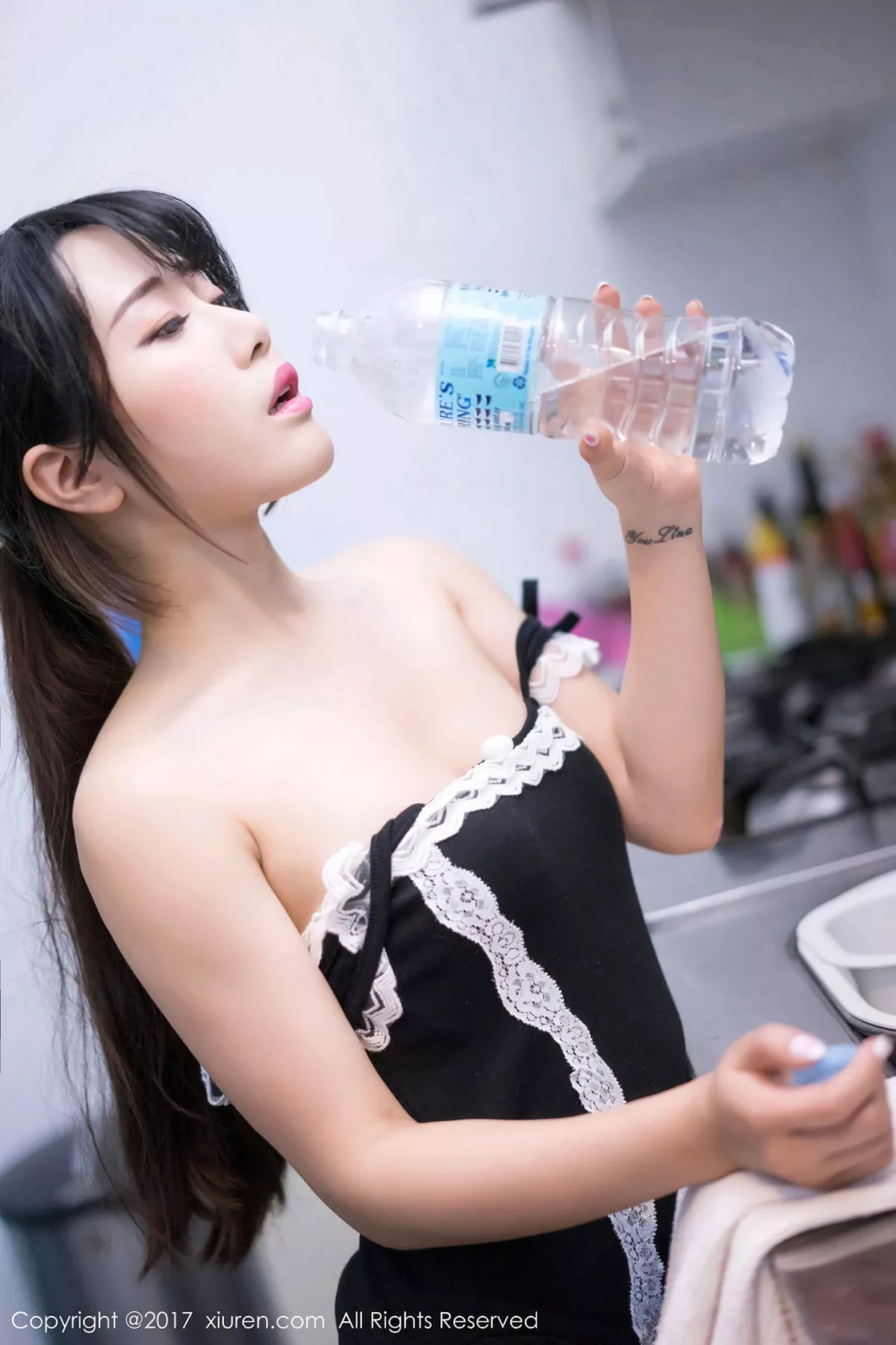 秀人集.com_[XiuRen秀人网]No.814_嫩模兜豆靓Youlina长滩旅拍户外沙滩内衣清爽迷人写真50P