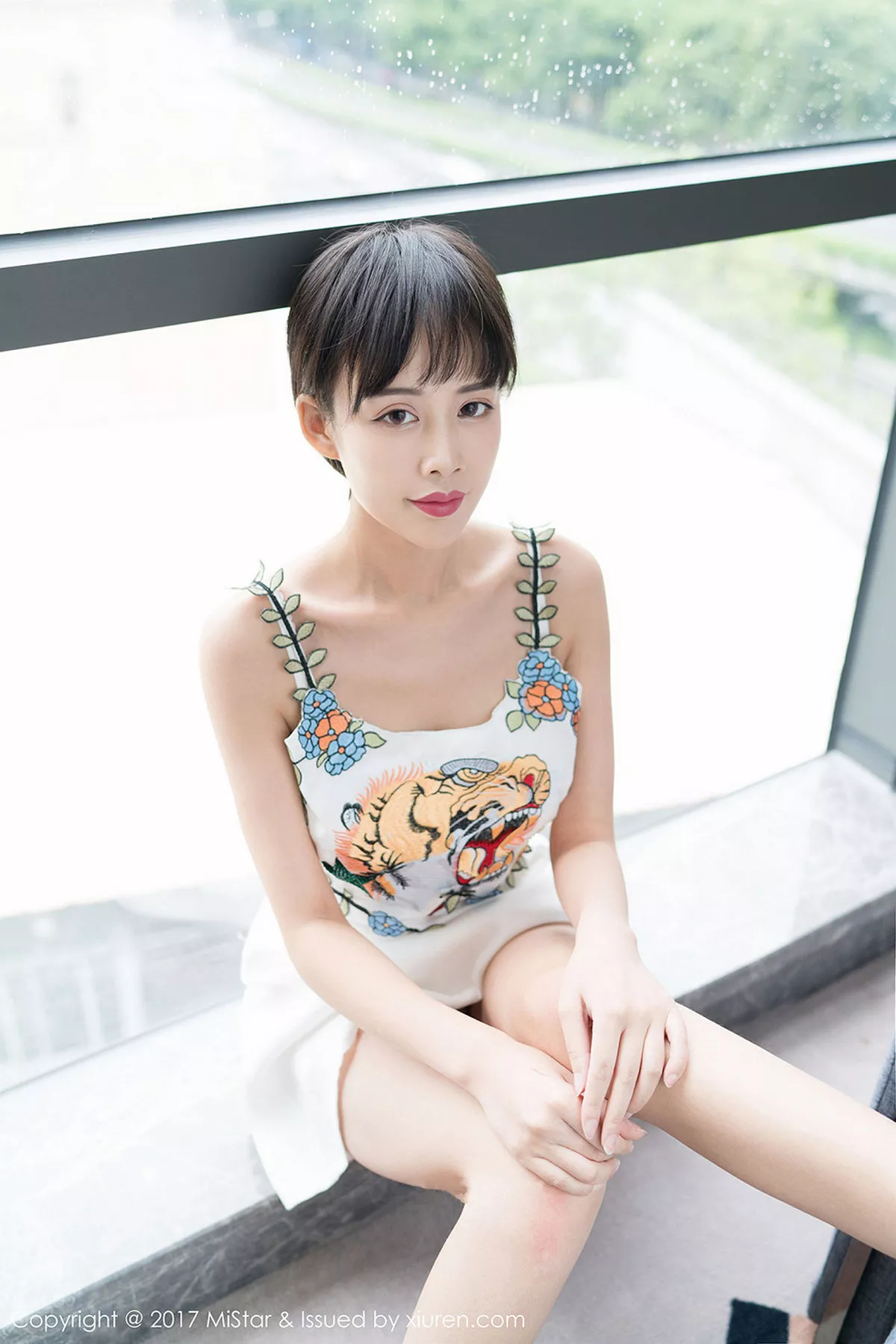 秀人集.com_[MiStar魅妍社]Vol.183_高挑美女周周居家性感白色内衣半脱秀丰乳肥臀诱惑写真47P