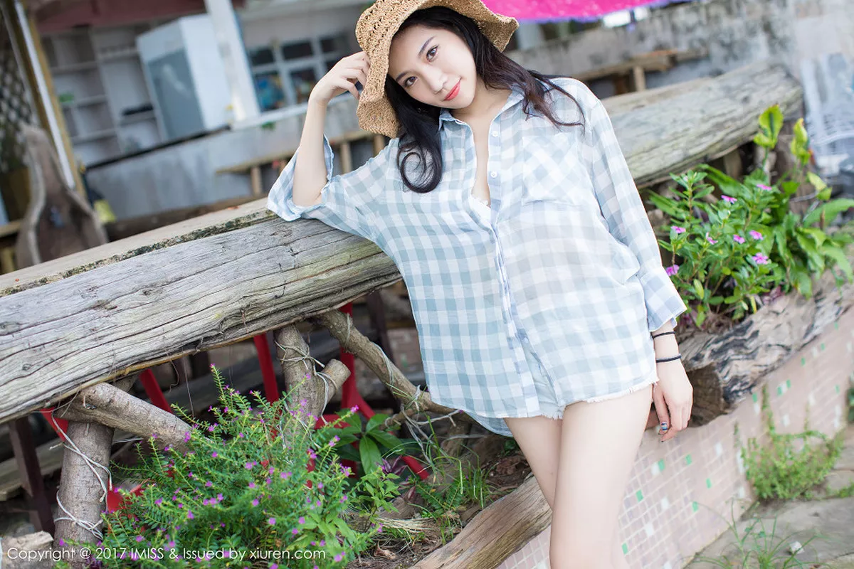 秀人集.com_[IMISS爱蜜社]Vol.182_嫩模小狐狸Sica七夕情人节福利海边沙滩性感比基尼写真45P