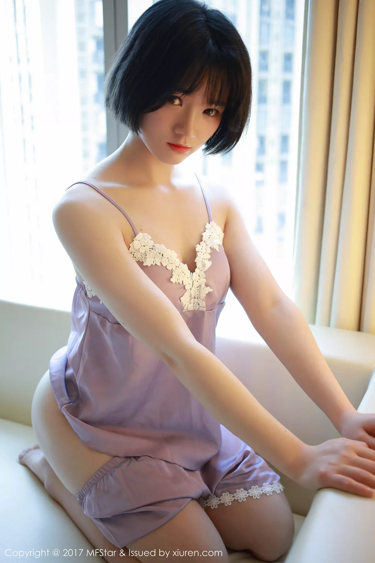 秀人集.com_[MFStar模范学院]Vol.103_嫩模悦爷妖精居家私房吊带睡裙半脱秀豪乳翘臀诱惑写真45P