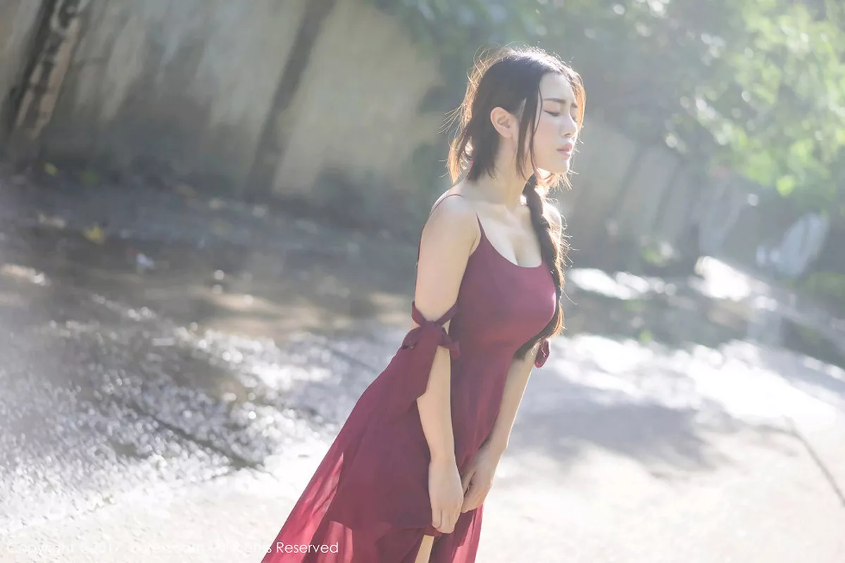 秀人集.com_[XiuRen秀人网]No.814_嫩模兜豆靓Youlina长滩旅拍户外沙滩内衣清爽迷人写真50P