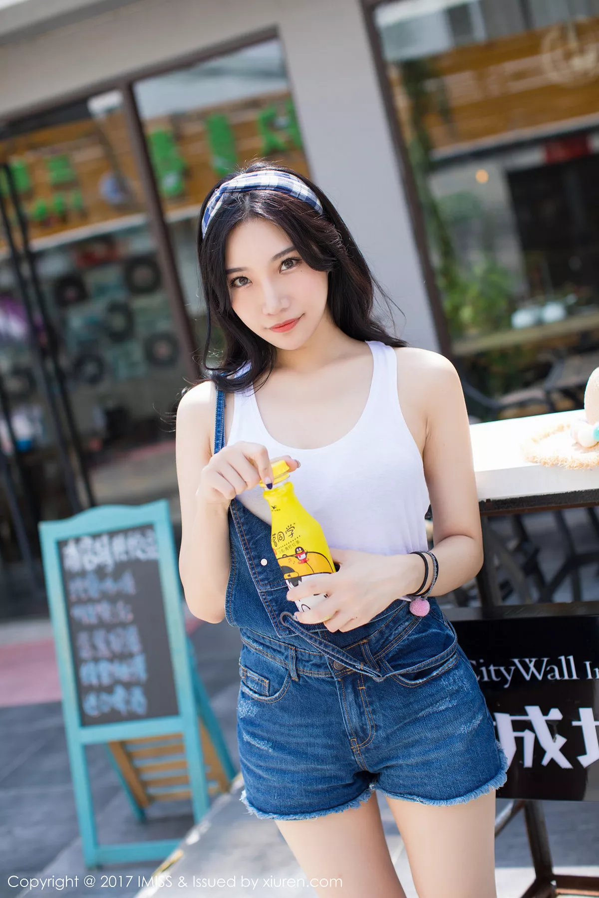 秀人集.com_[IMISS爱蜜社]Vol.180_嫩模小狐狸Sica户外牛仔短裤系列秀完美身材清新迷人写真46P