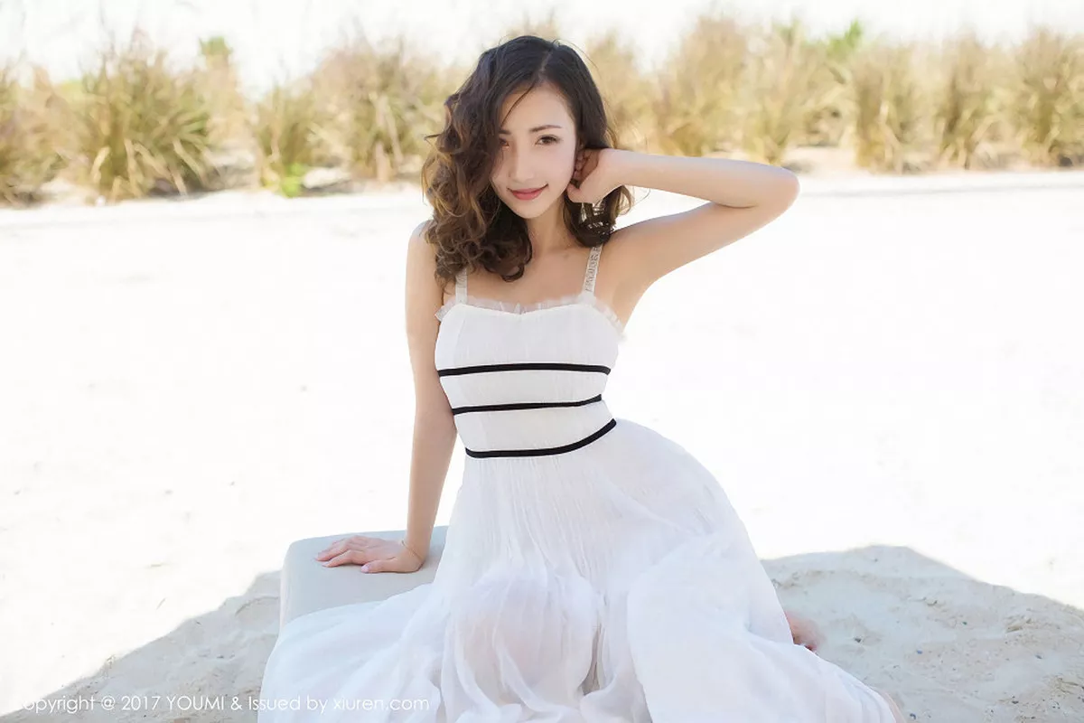 秀人集.com_[YouMi尤蜜荟]Vol.078_女神Yumi-尤美迪拜旅拍白色比基尼秀完美身材性感写真44P