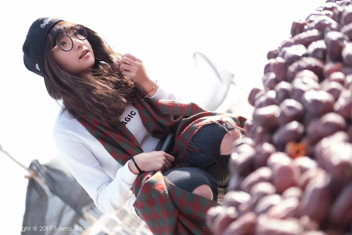 秀人集.com_[Tukmo兔几盟]Vol.105_嫩模球球沙漠之旅第三套万般风情绕眉梢可爱迷人写真40P