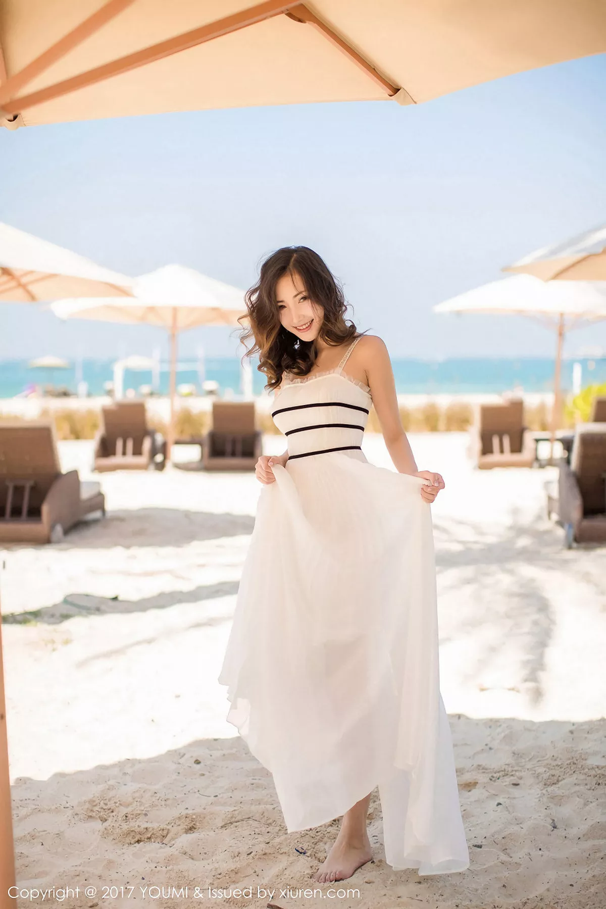 秀人集.com_[YouMi尤蜜荟]Vol.078_女神Yumi-尤美迪拜旅拍白色比基尼秀完美身材性感写真44P