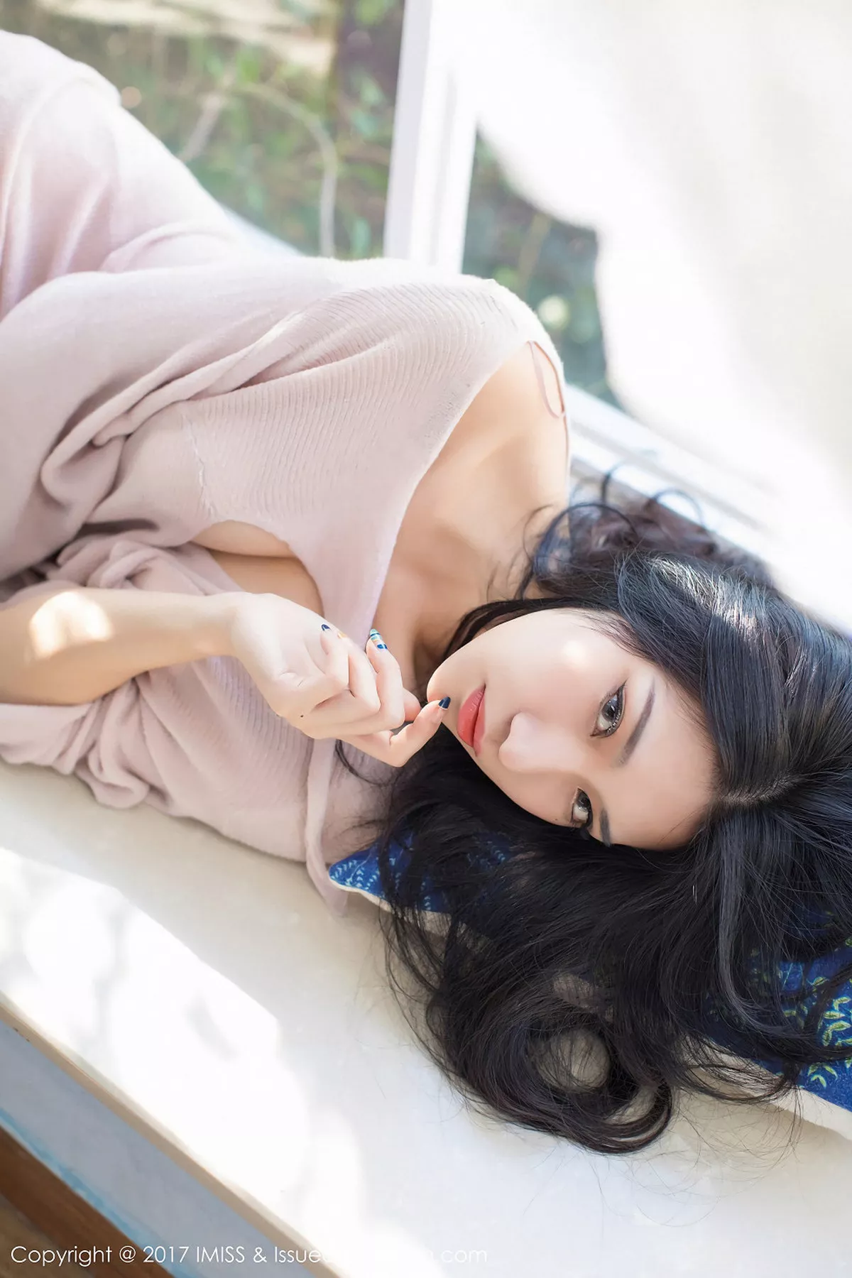 秀人集.com_[IMISS爱蜜社]Vol.197_嫩模小狐狸Sica私房粉色系吊带睡裙加粉色睡衣销魂诱惑写真43P