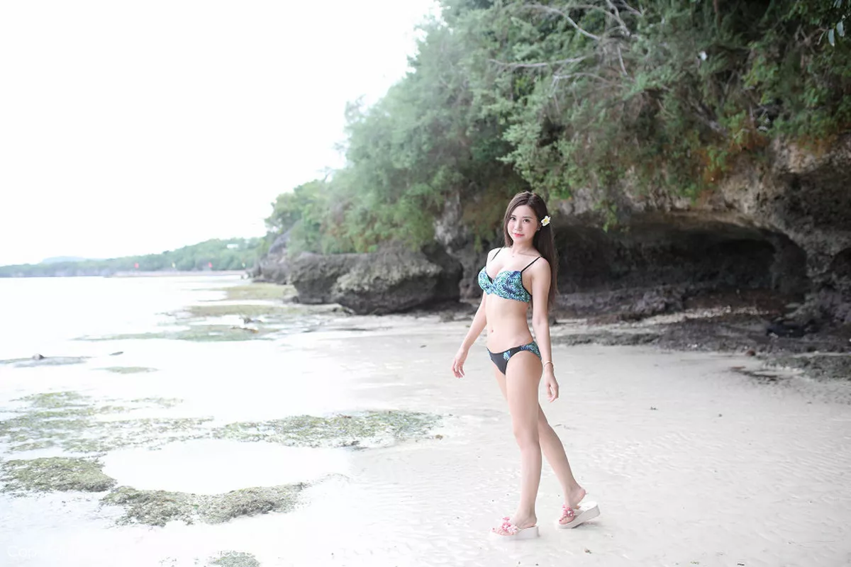 秀人集.com_[MyGirl美媛馆]Vol.266_嫩模绮里嘉ula海边性感比基尼+泳池湿身完美诱惑写真66P